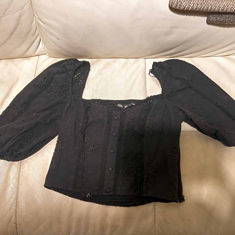 Zara eyelet size small black too cute!
